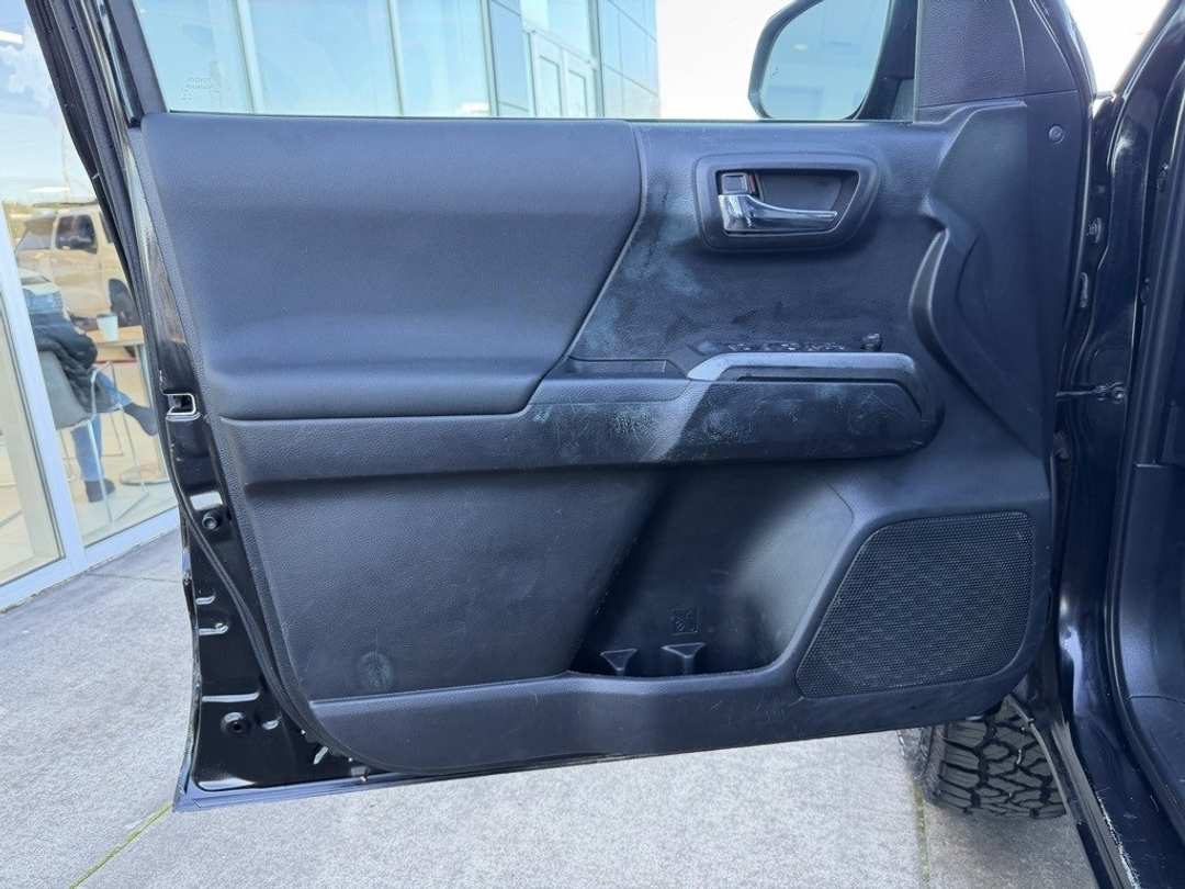 2021 Toyota Tacoma TRD OffRoad - Image 11