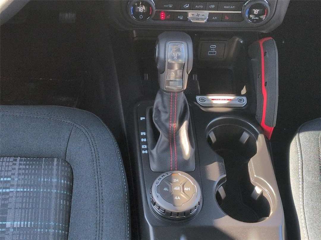 2025 Ford Bronco Heritage Edition - Image 16