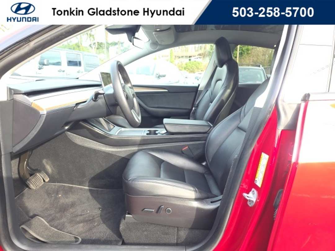 2022 Tesla Model Y Long Range - Image 9