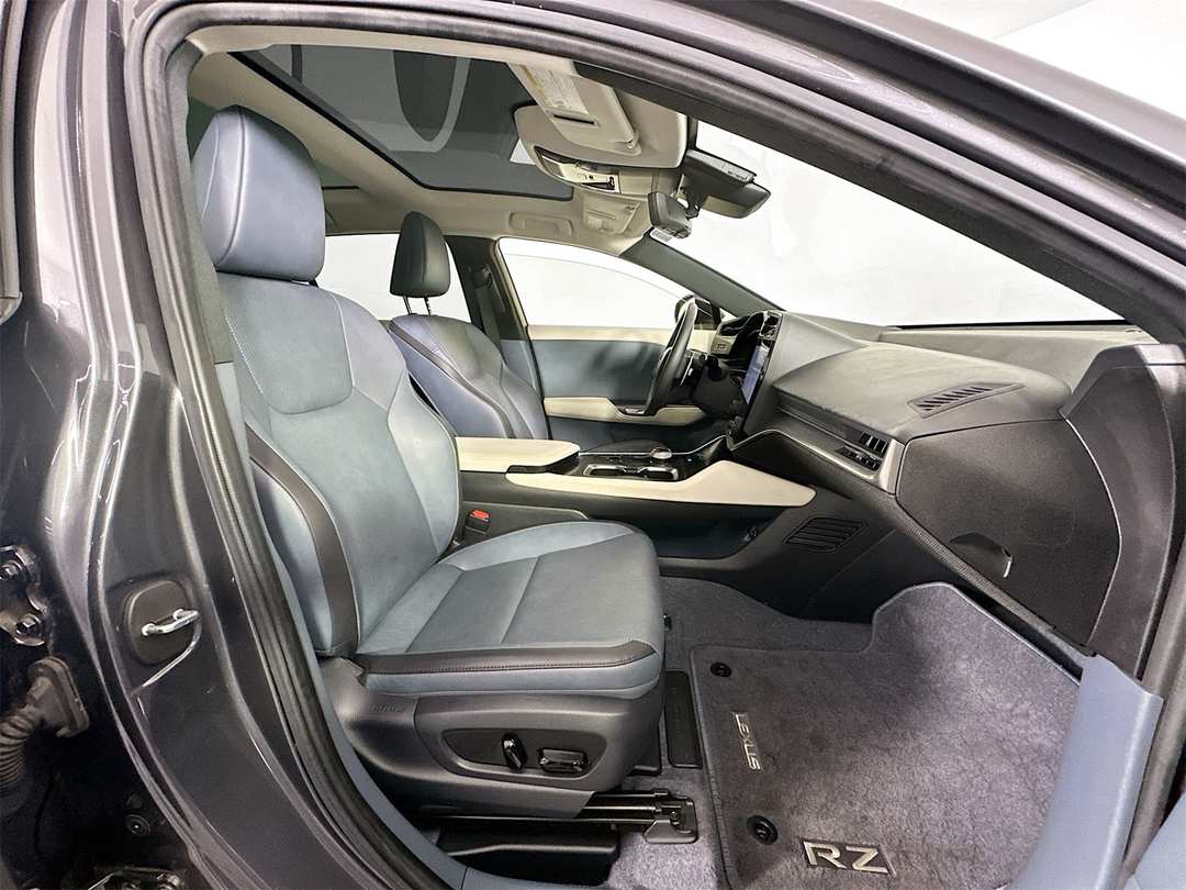 2023 Lexus Rz 450e Premium - Image 29