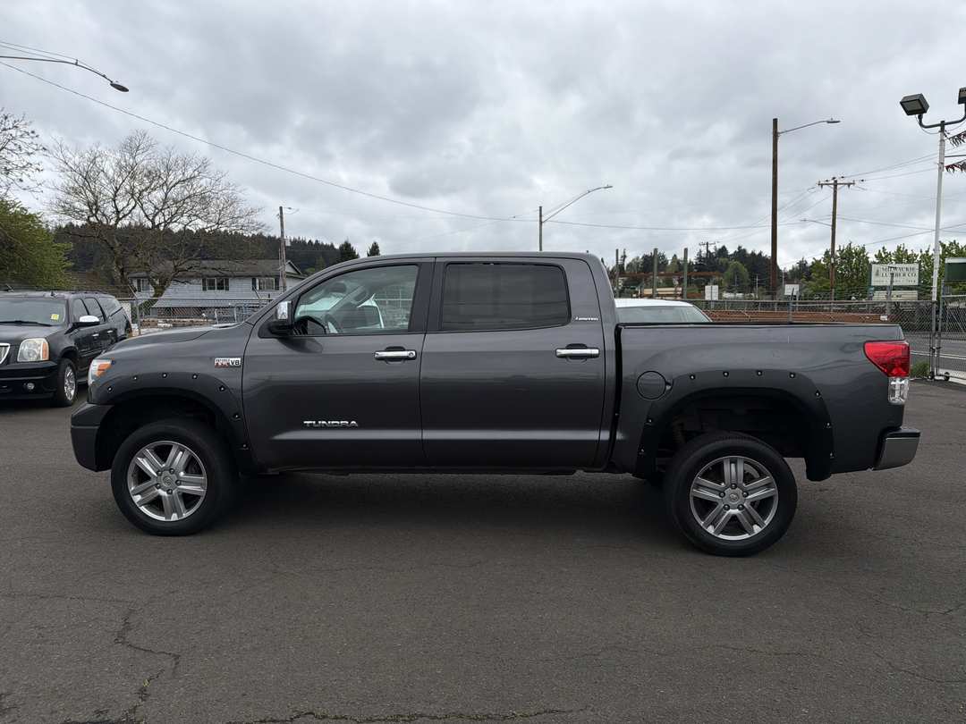 2013 Toyota Tundra - Image 2