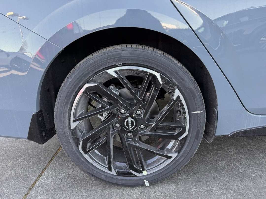 2026 Nissan Sentra SR - Image 8