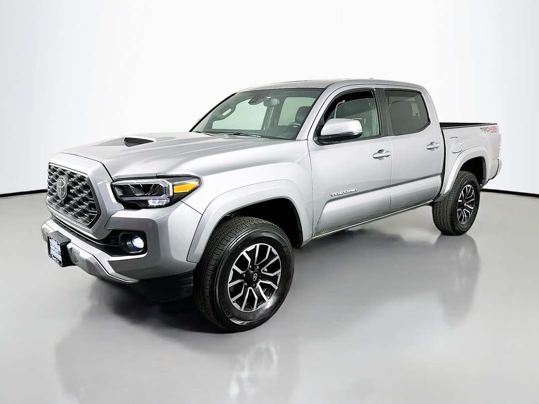 2023 Toyota Tacoma TRD Sport - Image 3