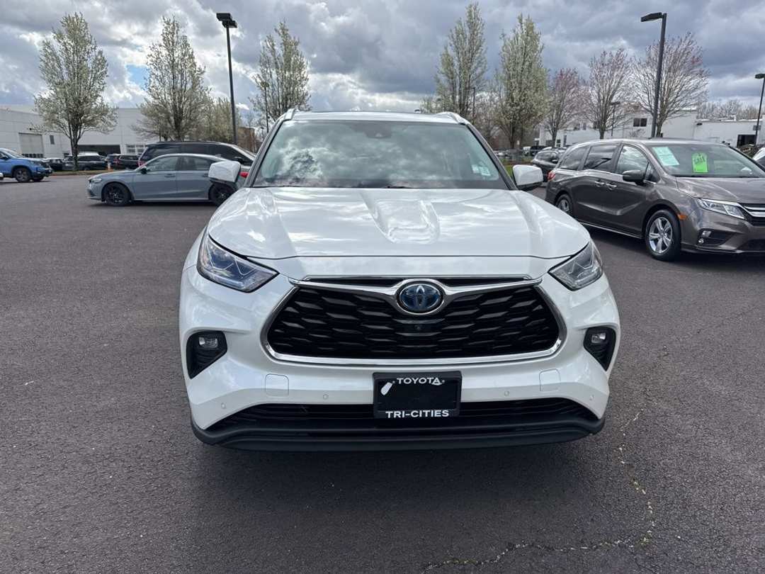 2020 Toyota Highlander Limited - Image 2