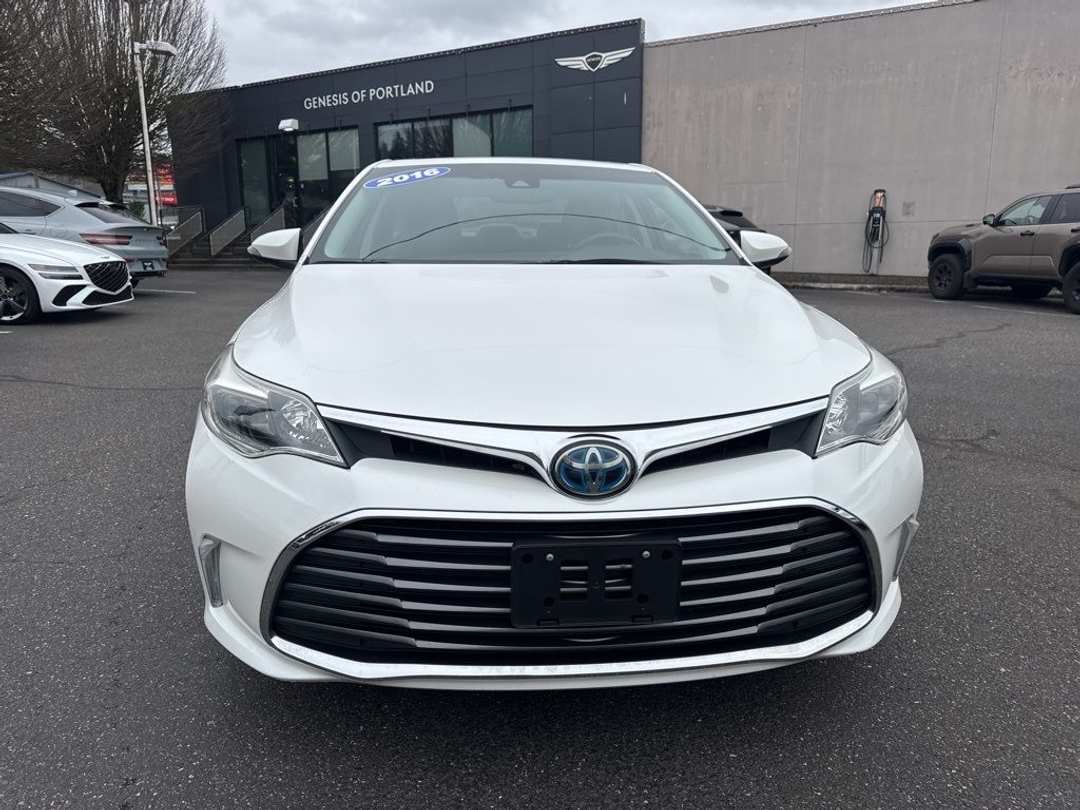 2016 Toyota Avalon Limited - Image 2