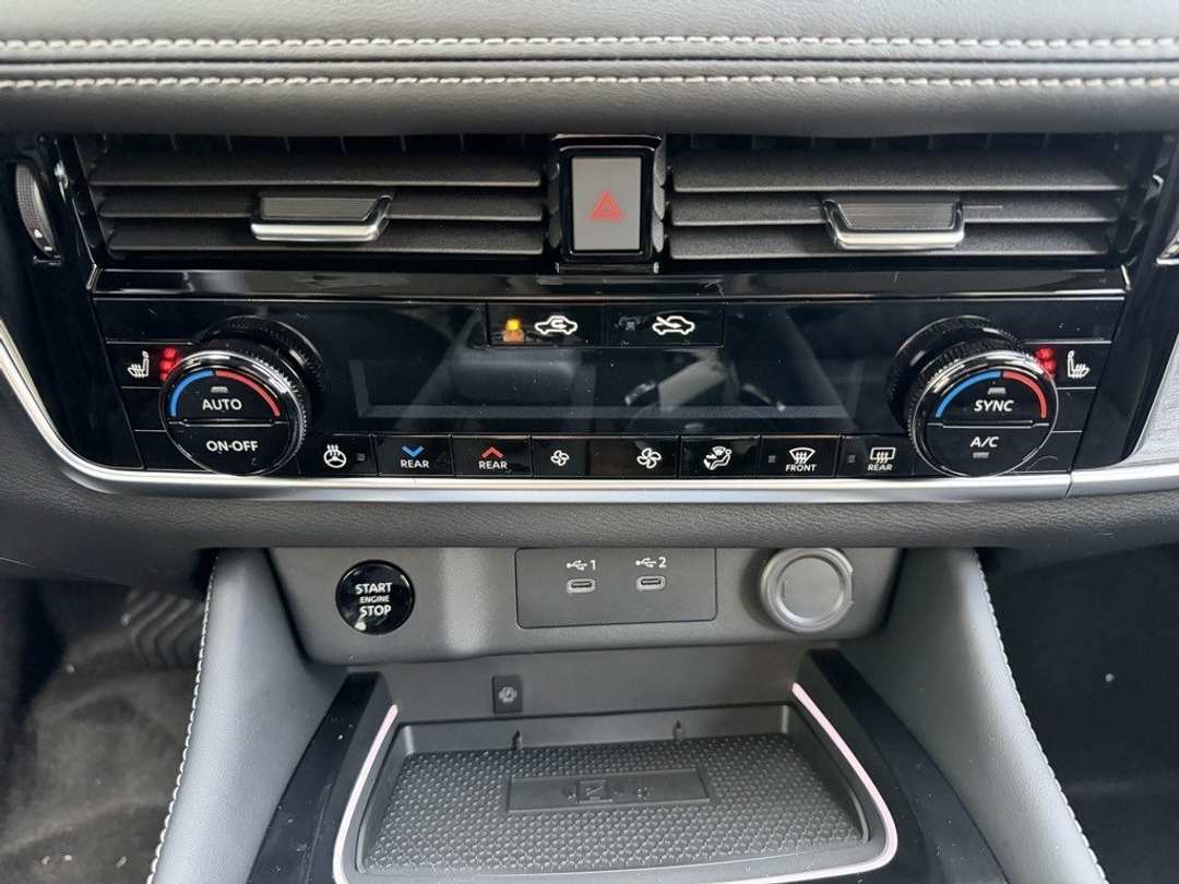 2026 Nissan Rogue Platinum - Image 23