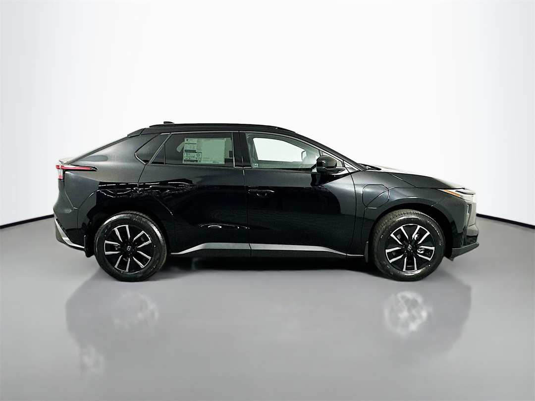 2026 Toyota Bz XLE Plus - Image 8