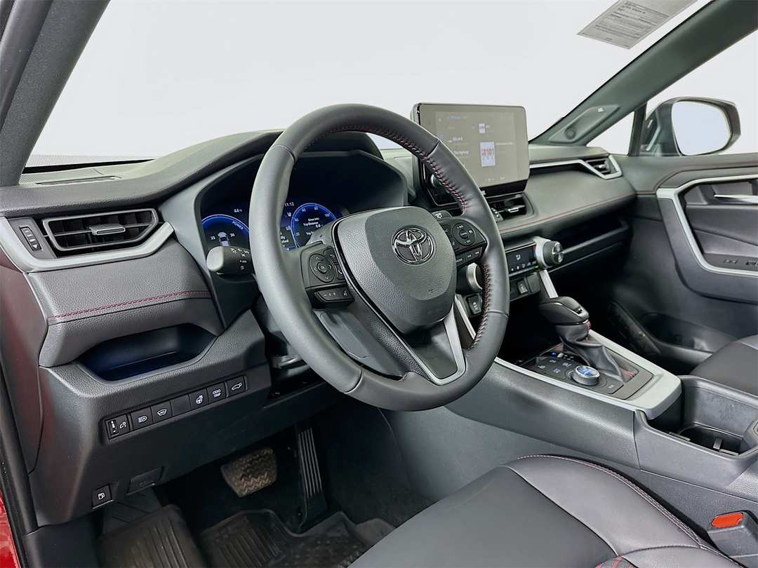 2025 Toyota Rav4 XSE - Image 9