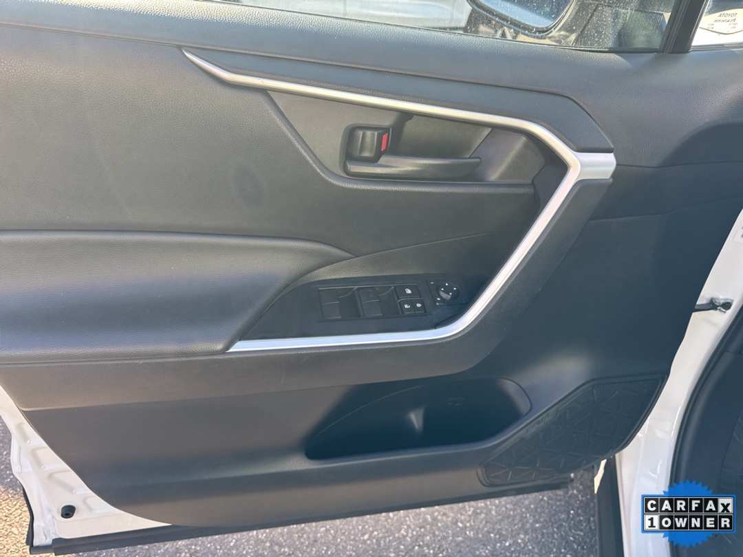 2024 Toyota Rav4 LE - Image 15