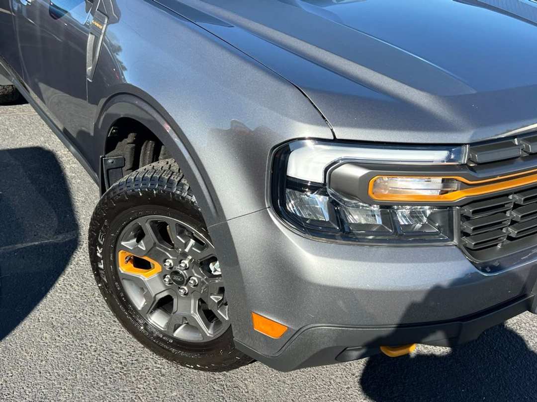 2024 Ford Maverick Lariat - Image 2