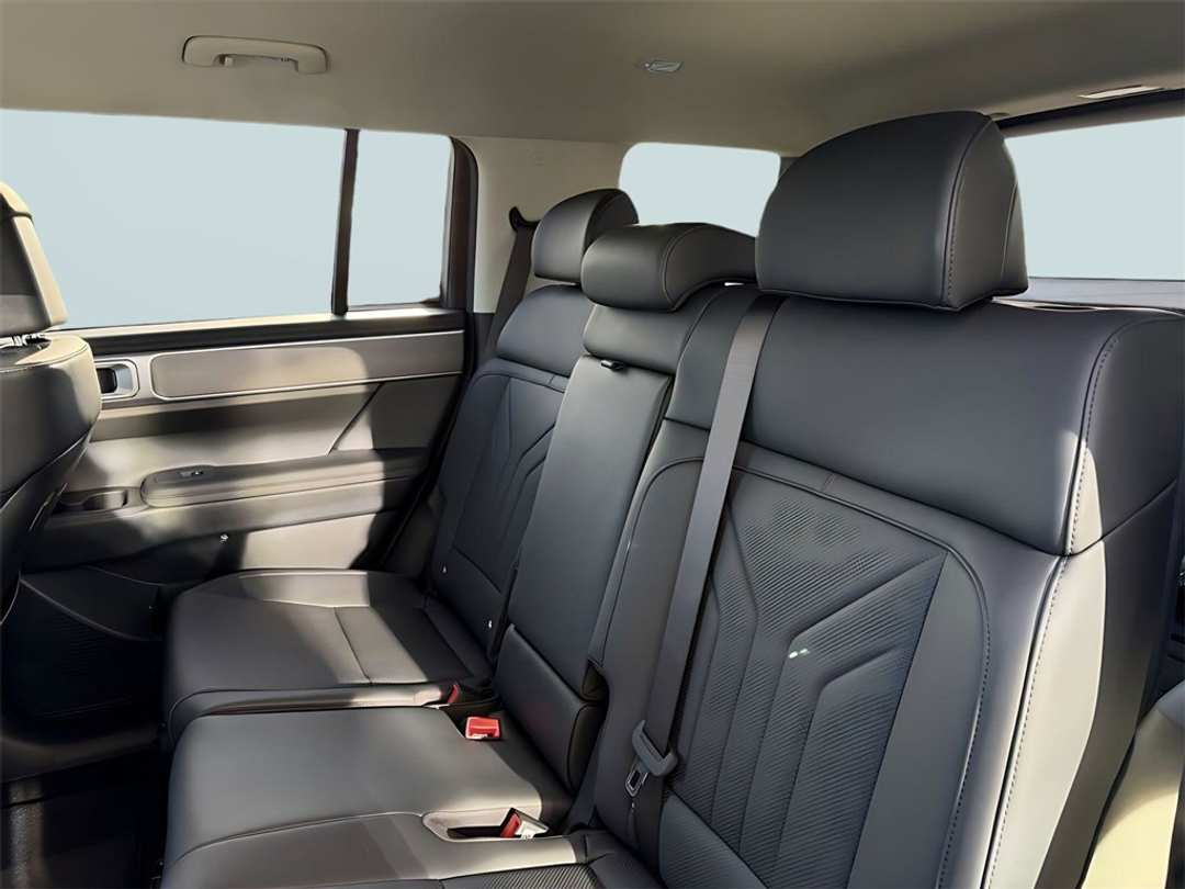 2026 Hyundai Santa Fe SEL - Image 28