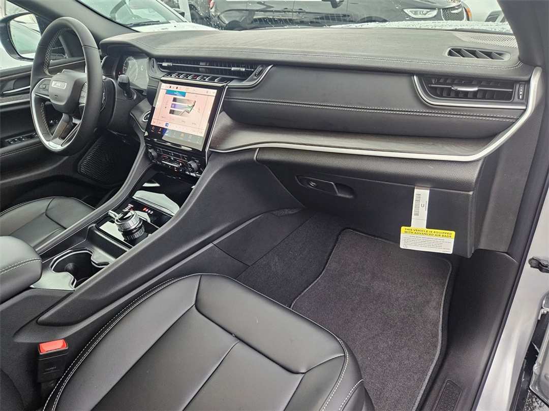 2025 Jeep Grand Cherokee L Limited - Image 39