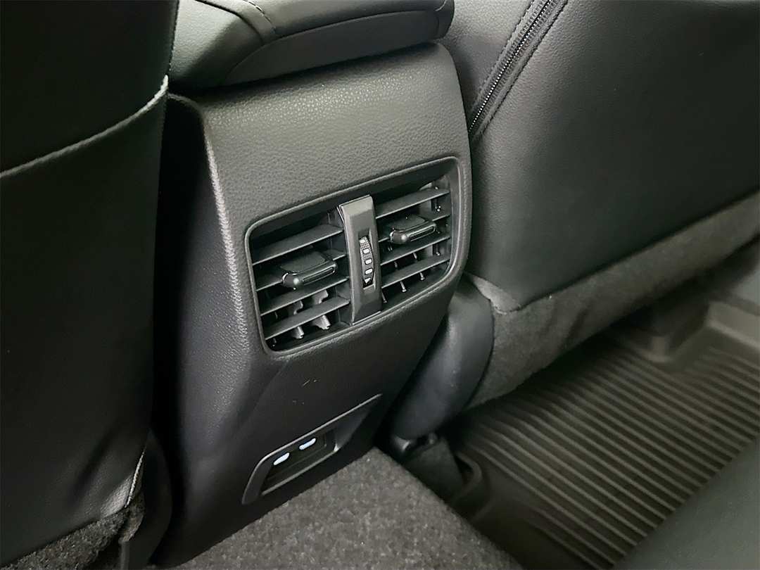 2026 Toyota Corolla Cross XLE - Image 27