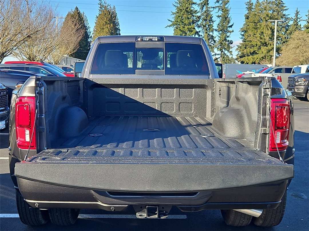 2026 Ram 3500 Laramie - Image 24