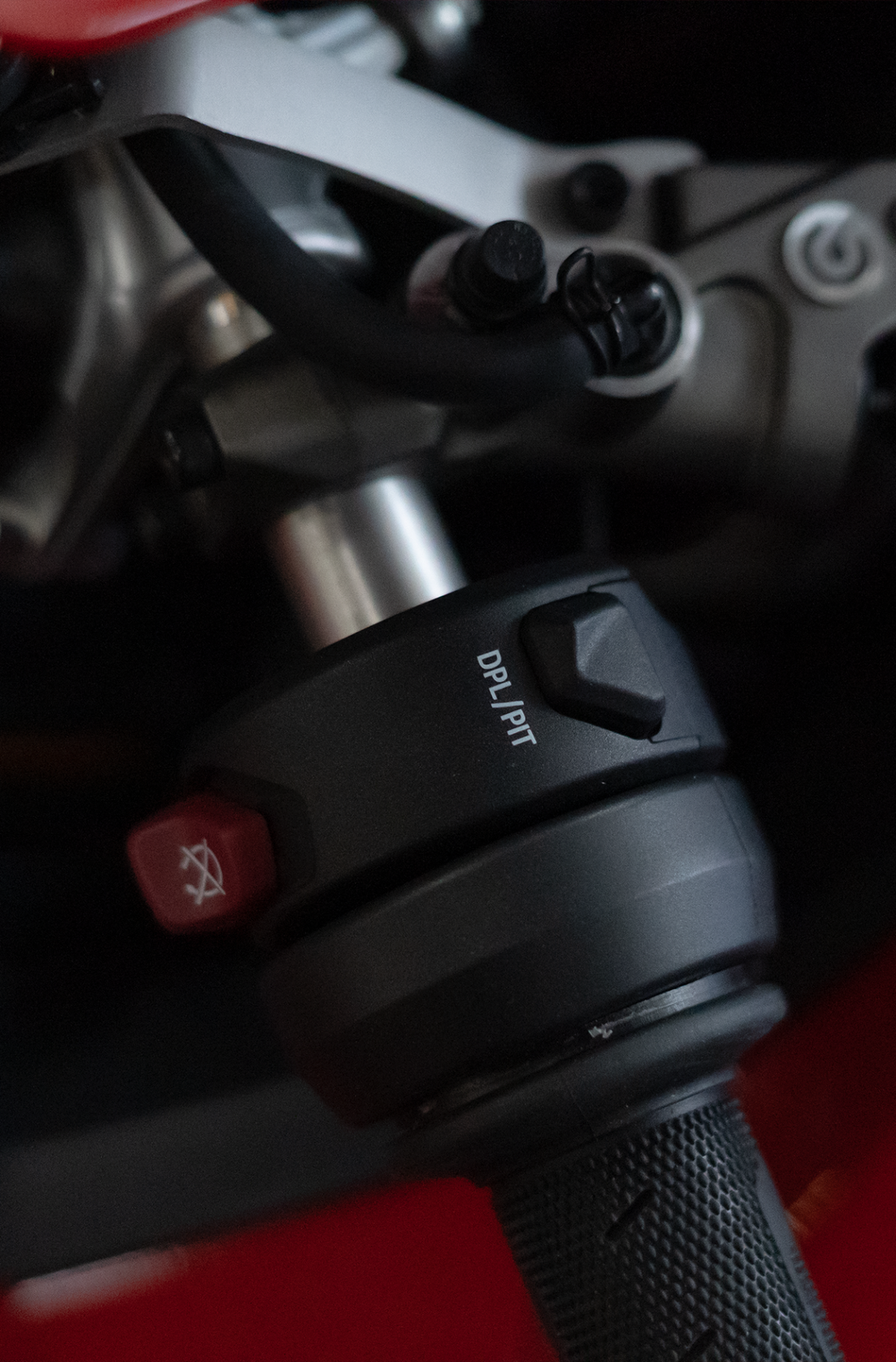 2025 Ducati Panigale V4 - Image 6