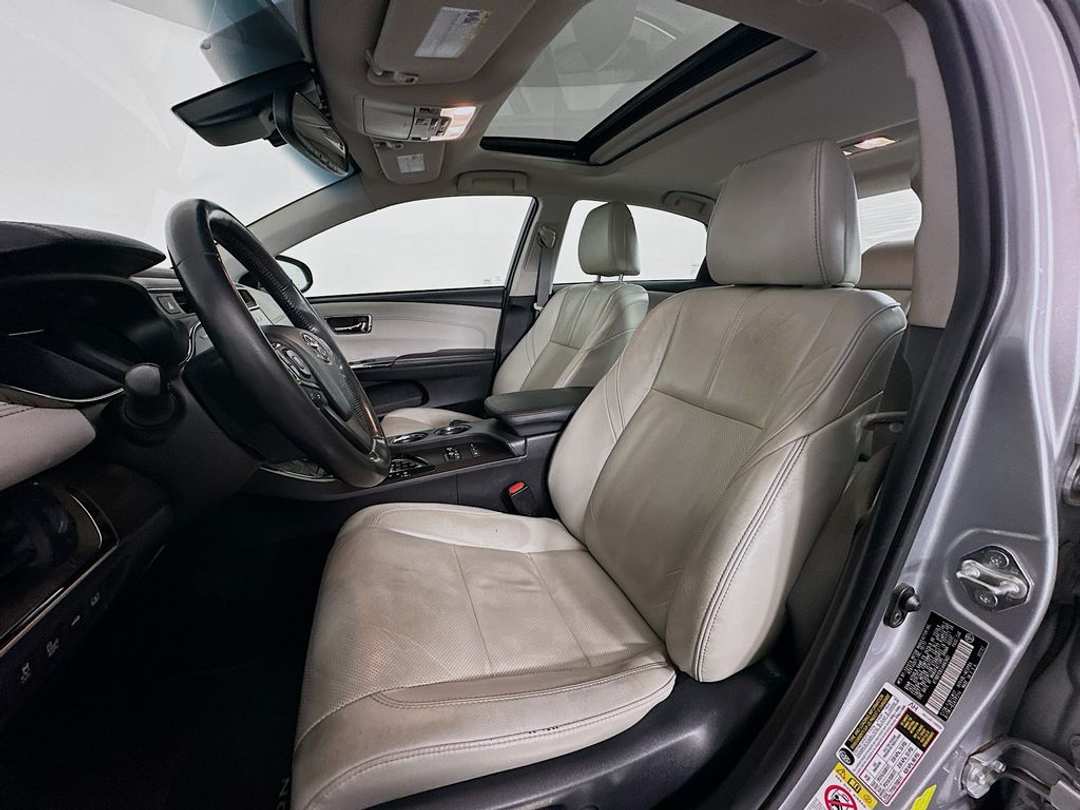 2018 Toyota Avalon XLE Premium - Image 23