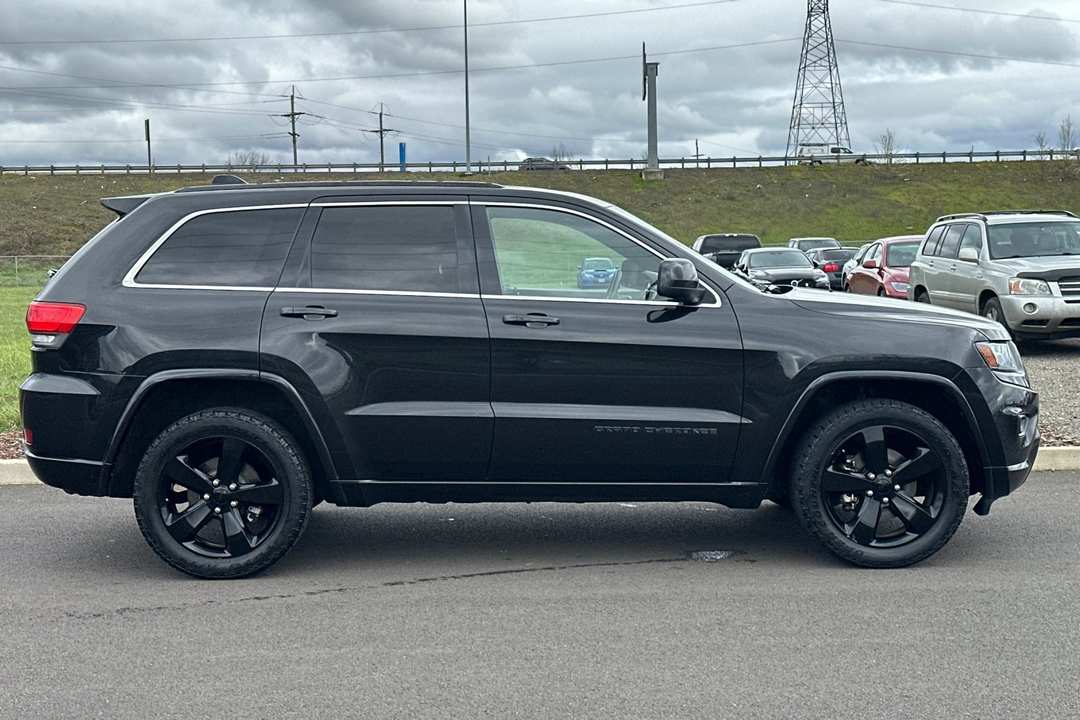 2014 Jeep Grand Cherokee Altitude - Image 2