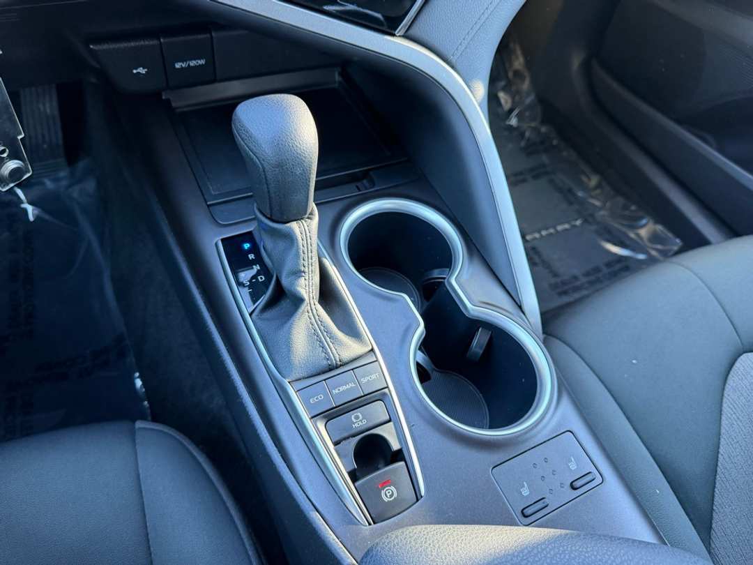 2024 Toyota Camry LE - Image 26