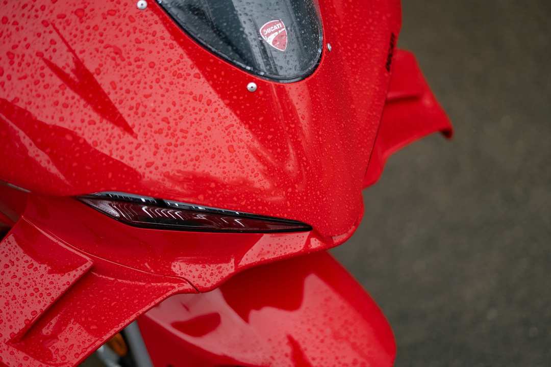 2025 Ducati Panigale V4 - Image 12