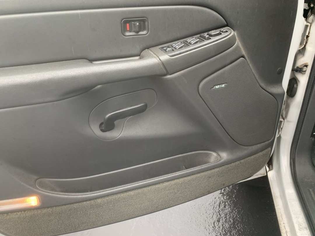 2005 Chevrolet Silverado 1500Hd LS - Image 9