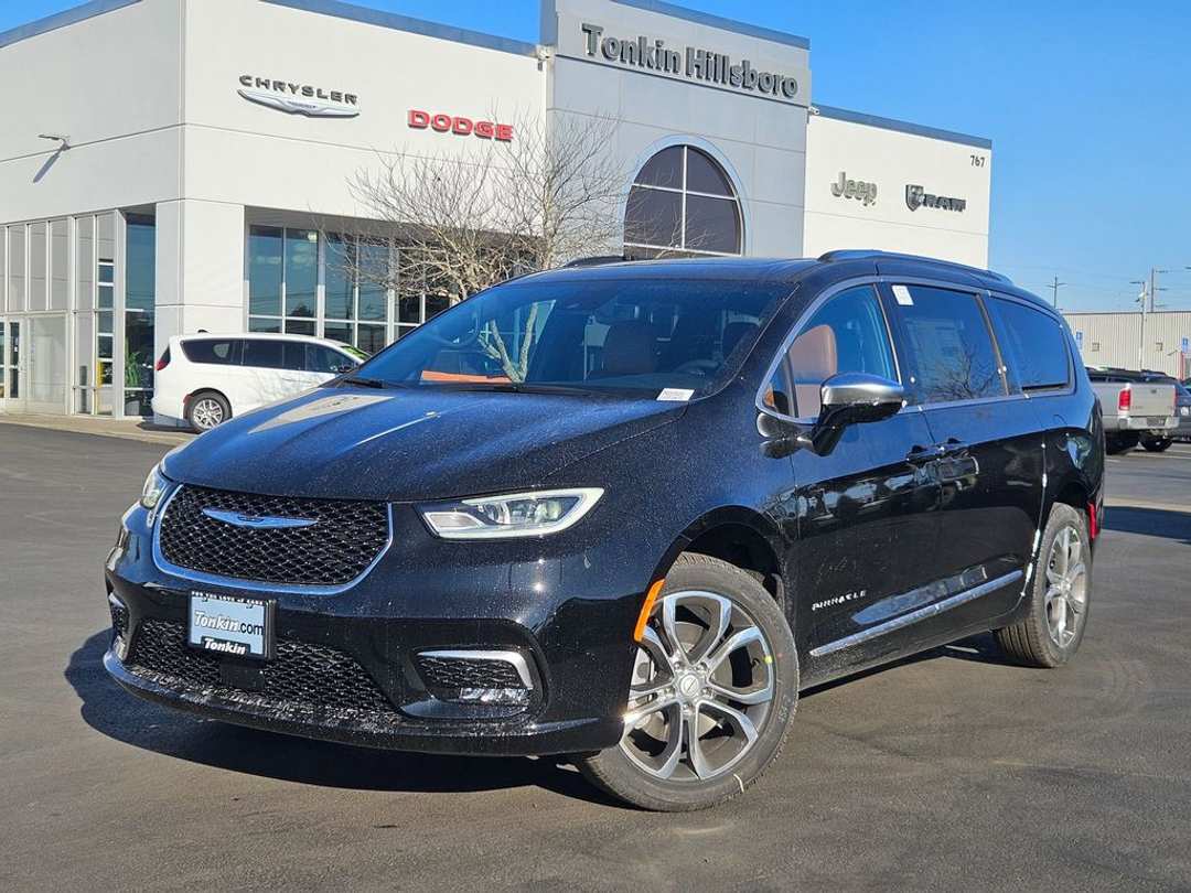 2026 Chrysler Pacifica Pinnacle - Image 2