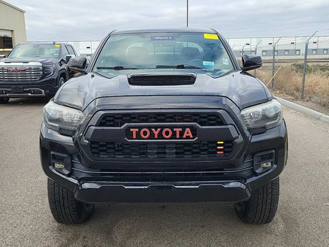 2017 Toyota Tacoma TRD OffRoad - Image 2