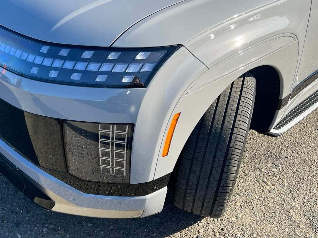 2026 Hyundai Ioniq 9 Performance Calligraphy - Image 3