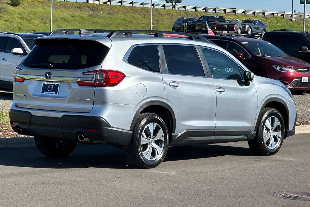 2024 Subaru Ascent Premium - Image 3