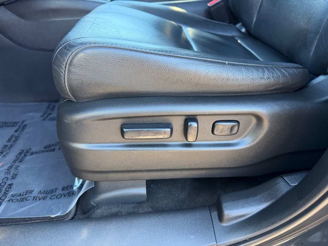 2017 Honda Pilot Touring - Image 15