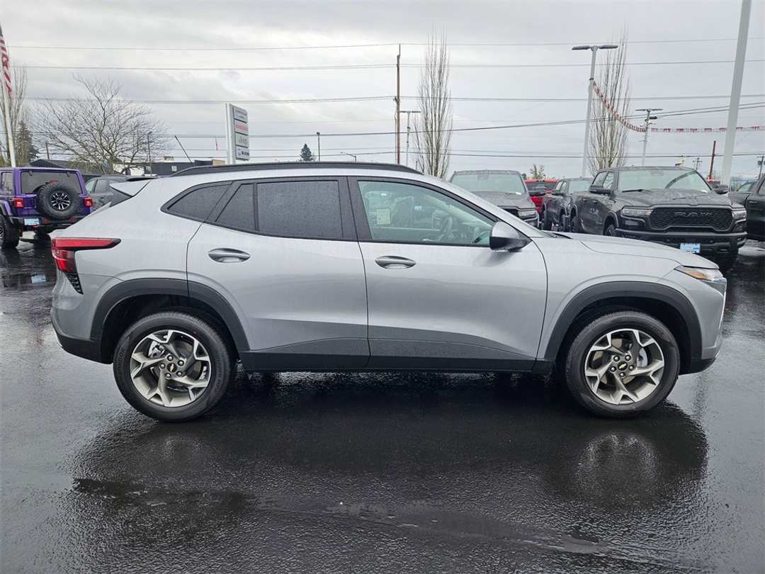 2026 Chevrolet Trax LT - Image 7