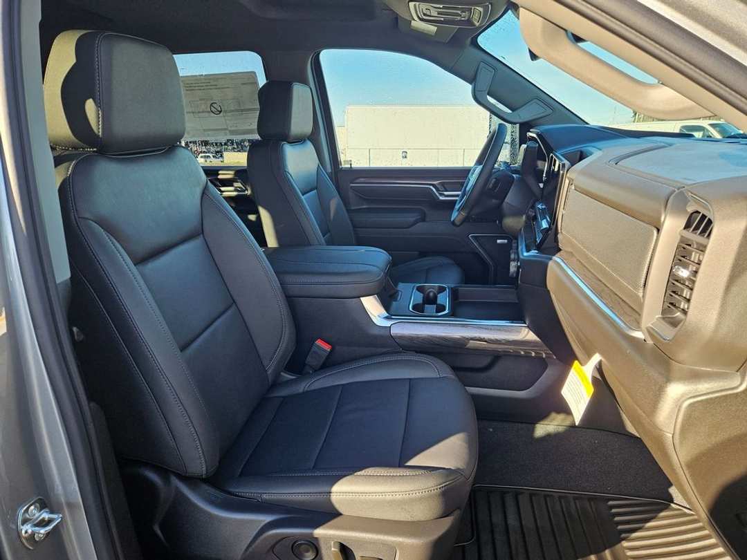 2026 Chevrolet Silverado 2500Hd LTZ - Image 44