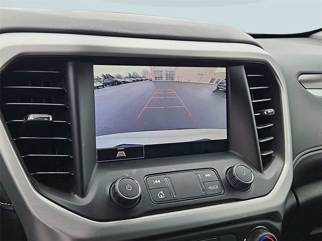 2023 GMC Acadia SLT - Image 18