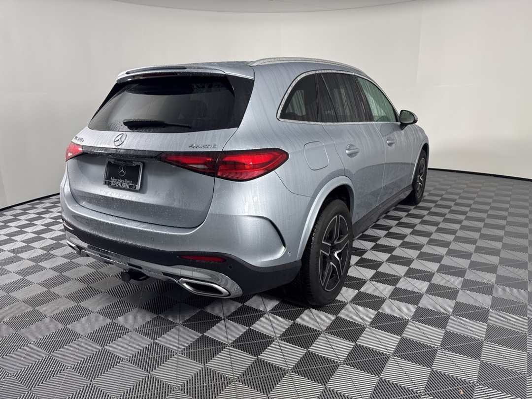 2025 Mercedes-Benz GLC GLC 350e - Image 6