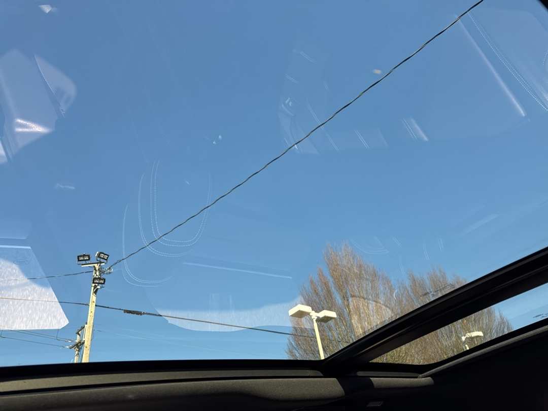 2019 Land Rover Range Rover Velar SE RDynamic - Image 34