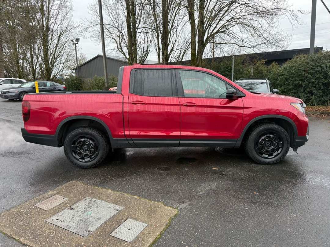 2025 Honda Ridgeline Sport - Image 13