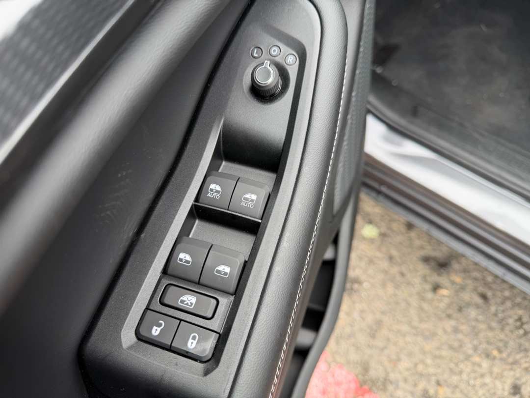 2025 Jeep Grand Cherokee Altitude X - Image 11