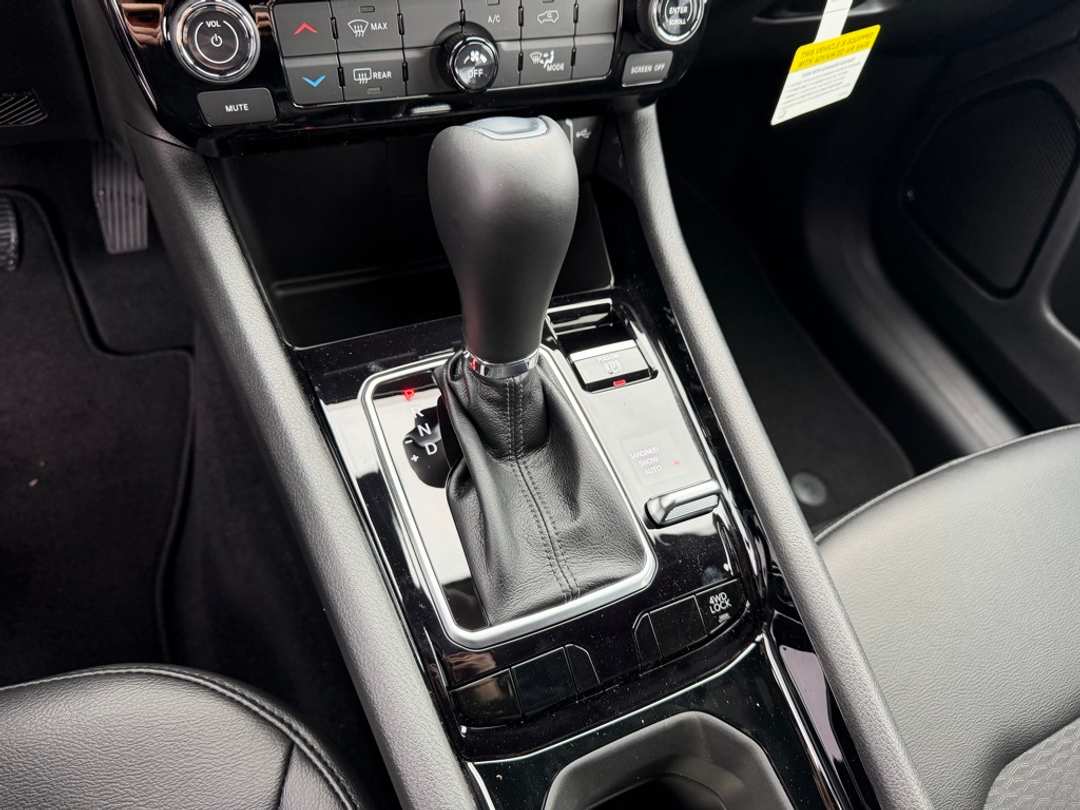 2026 Jeep Compass Latitude - Image 24