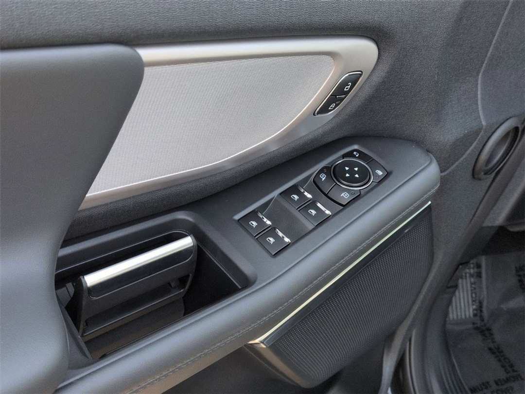 2026 Ford Expedition Max Active - Image 10