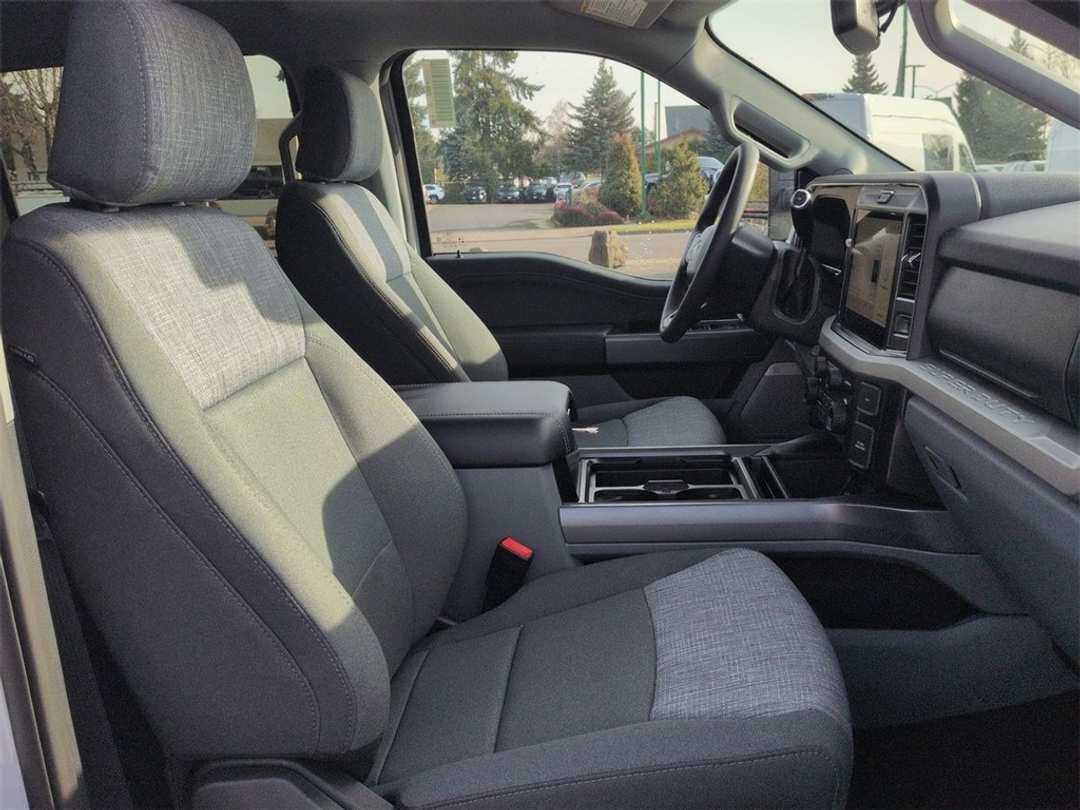 2026 Ford F-350Sd XLT - Image 29