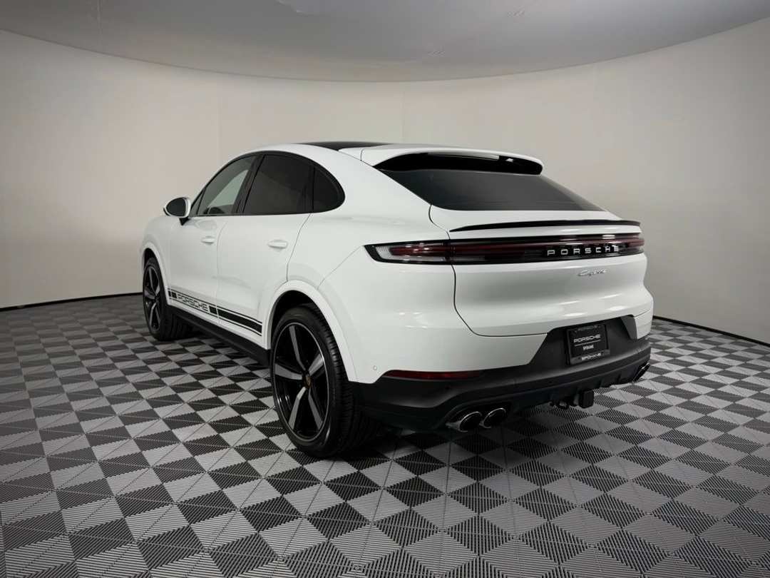 2026 Porsche Cayenne - Image 3