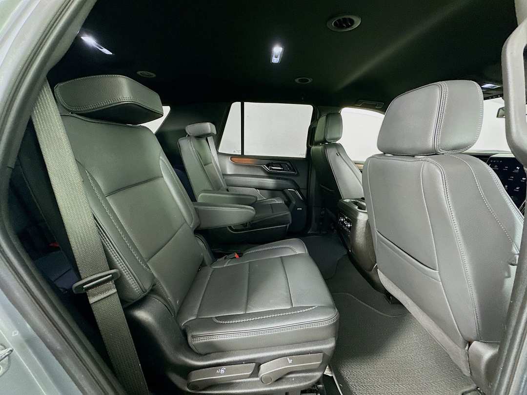 2025 GMC Yukon Denali - Image 30