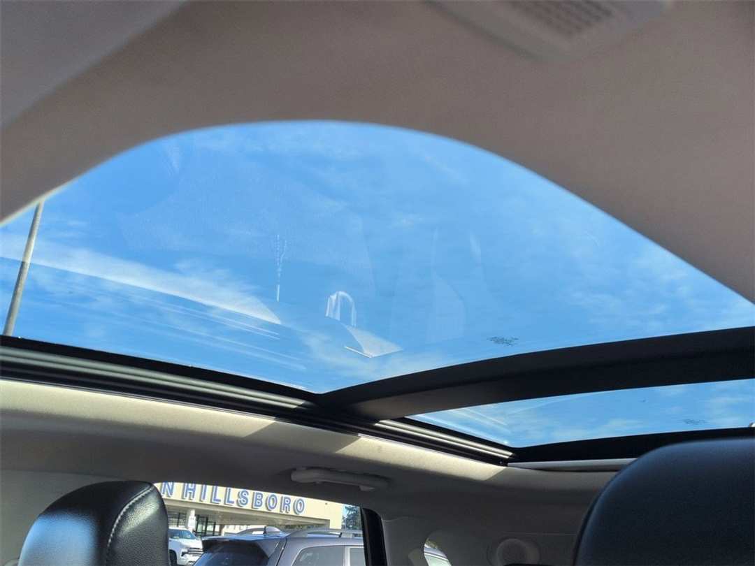 2023 Ford Edge Titanium - Image 23