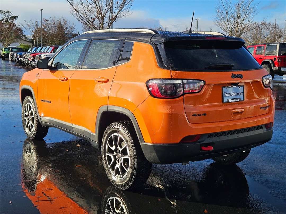 2026 Jeep Compass Trailhawk - Image 4