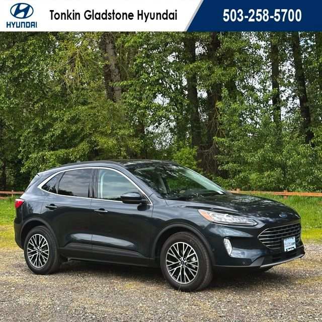 2022 Ford Escape Titanium