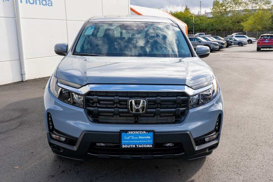 2026 Honda Ridgeline RTL w/Tailgate Blackout - Image 3