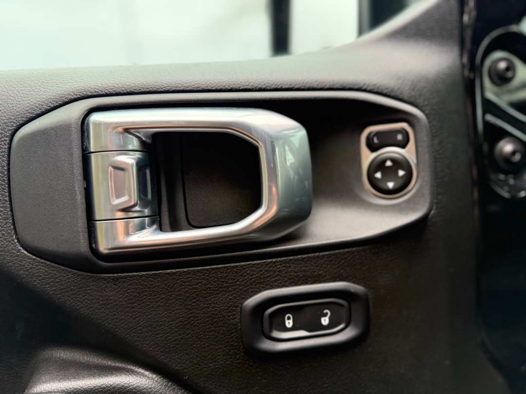 2025 Jeep Wrangler Rubicon - Image 26