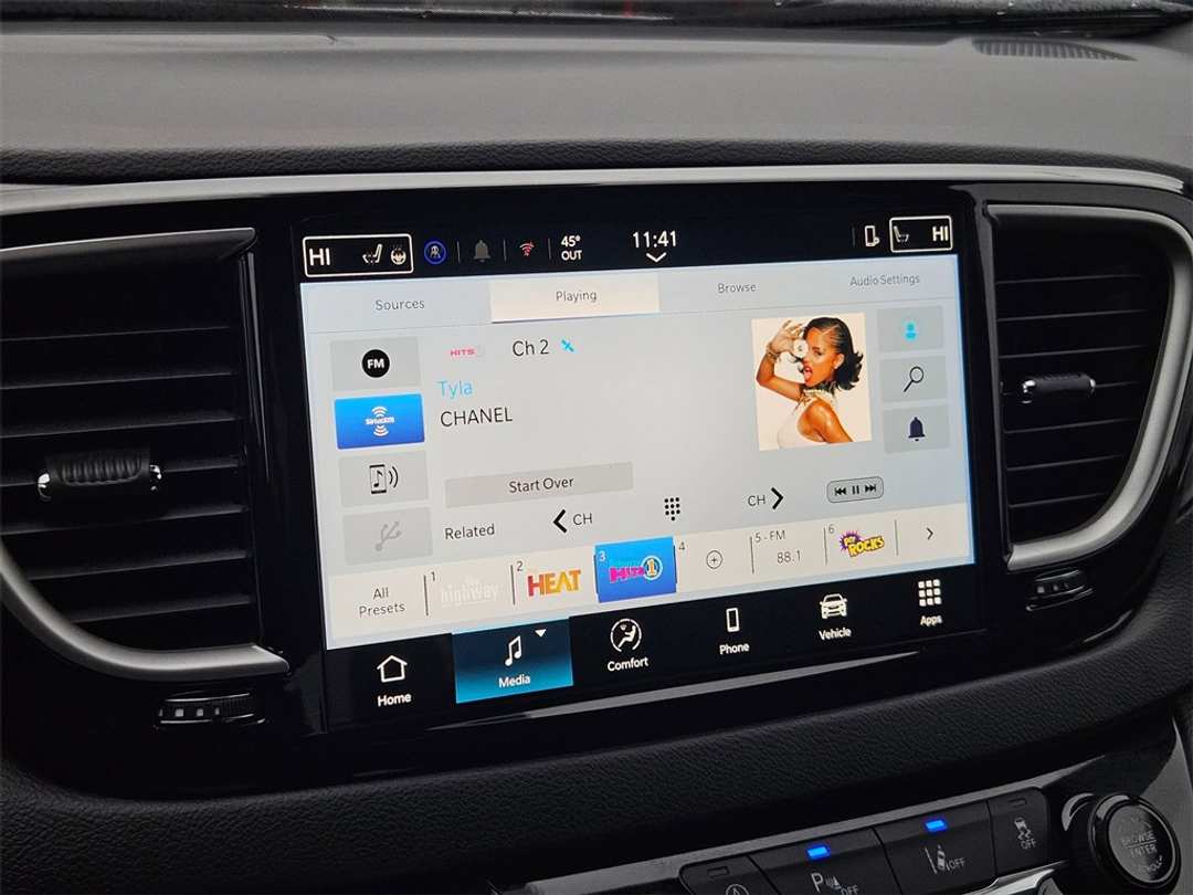 2026 Chrysler Voyager LX - Image 19