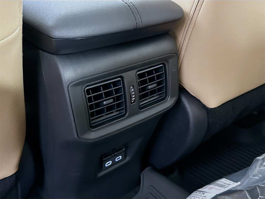 2025 Toyota Rav4 XLE Premium - Image 27