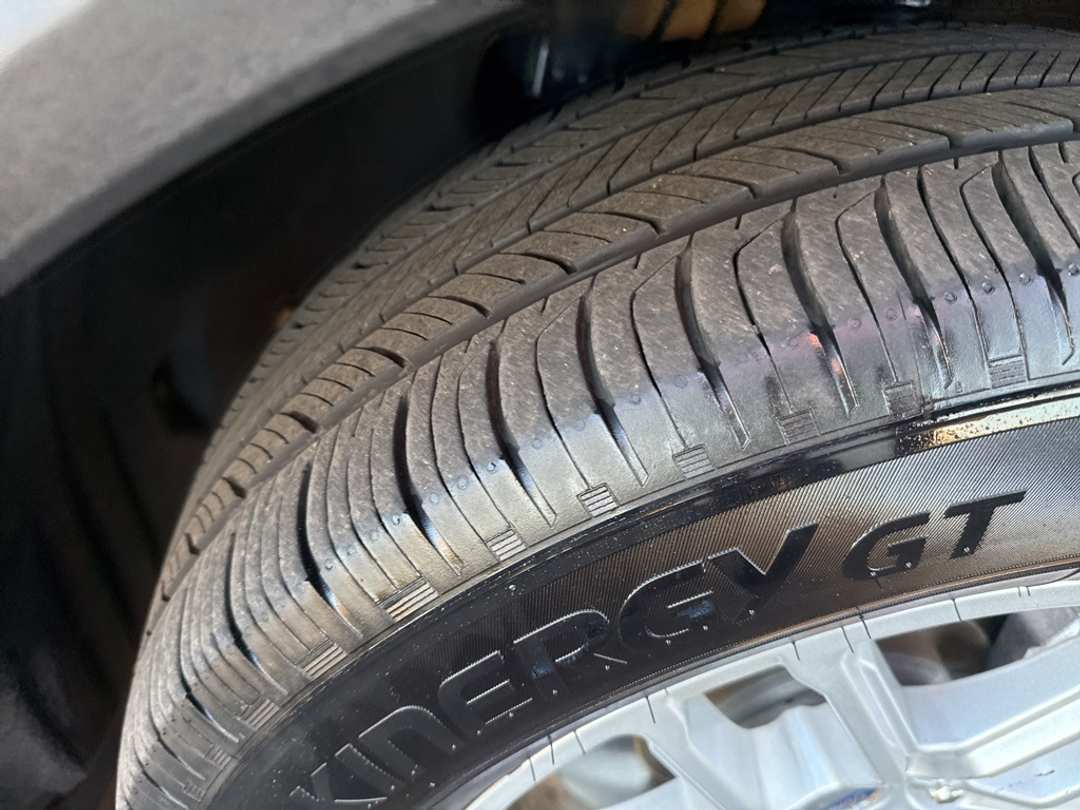 2025 Ford Explorer Active - Image 10