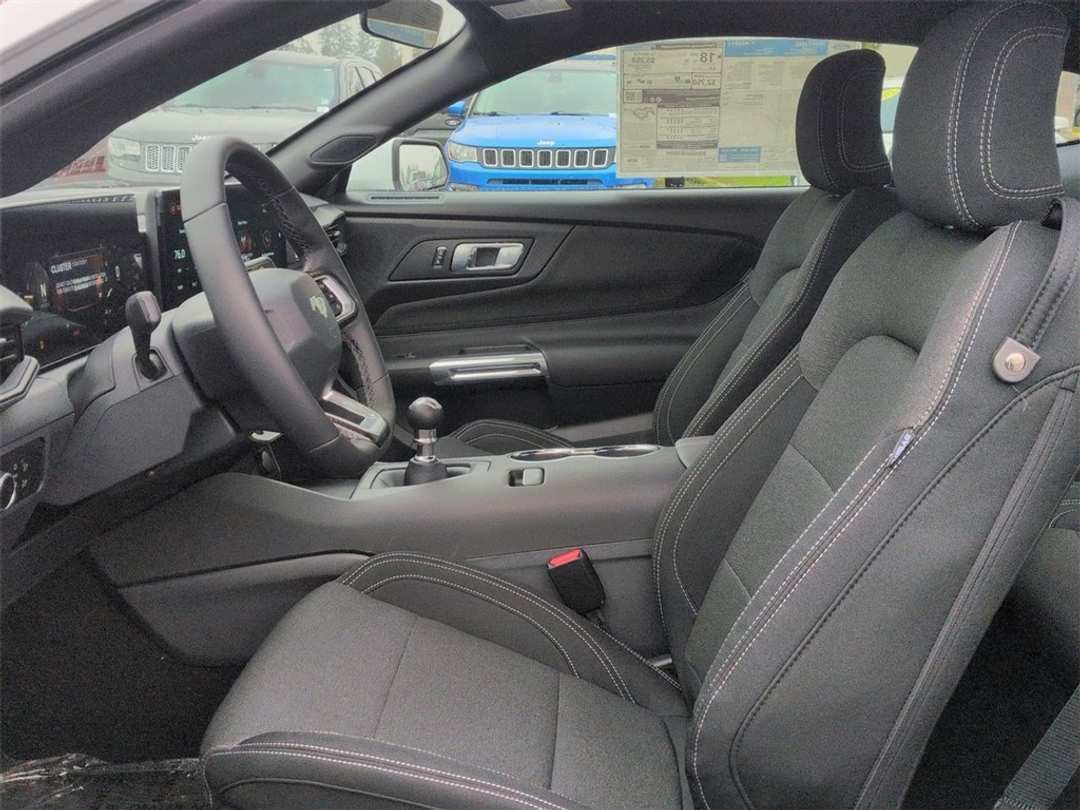 2026 Ford Mustang GT - Image 13